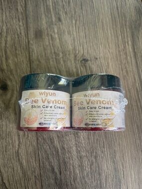 Bee Venom Skin Care Cream - White & Gold Jar